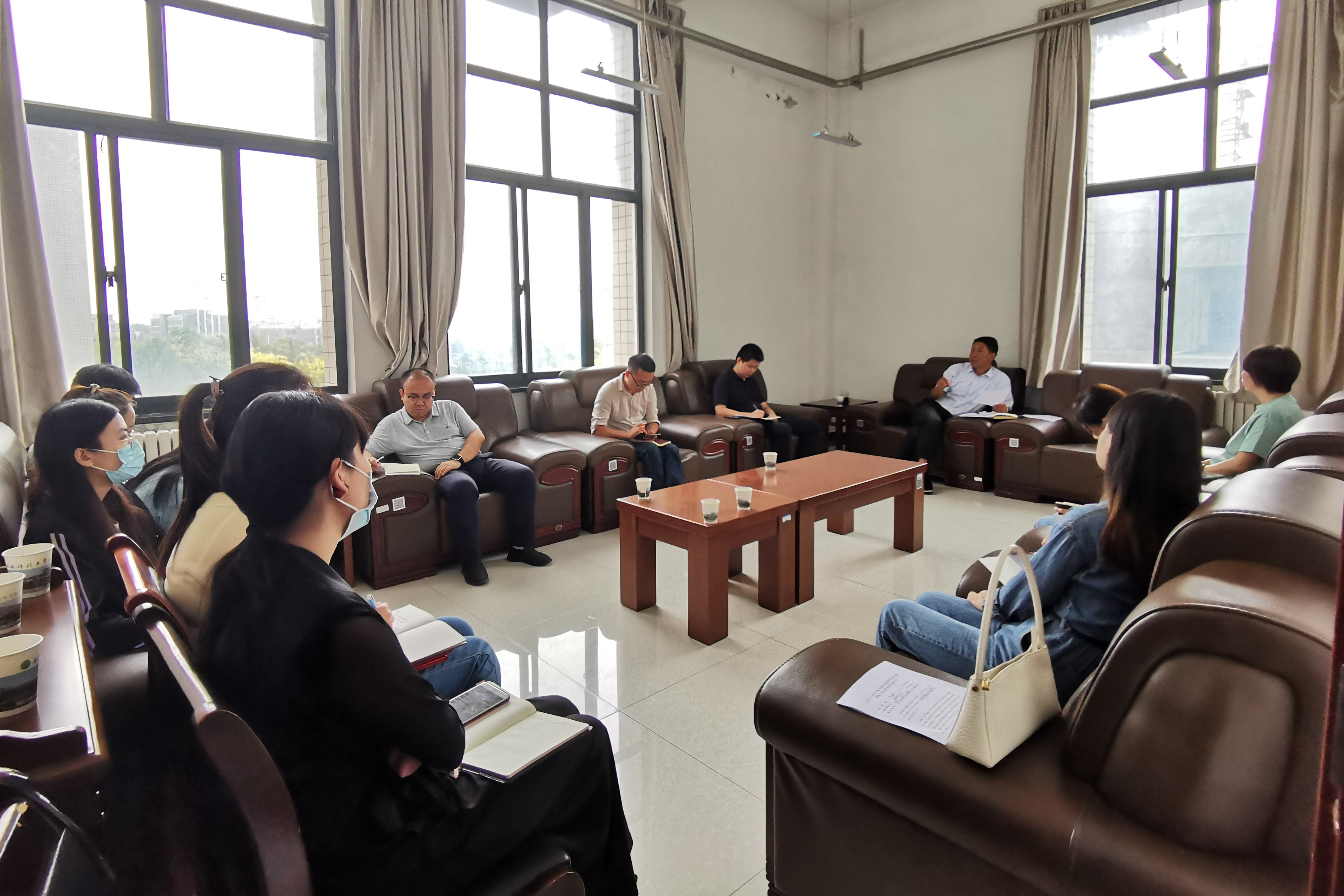 學(xué)院各教工黨支部舉行提名候選人黨員大會(huì)