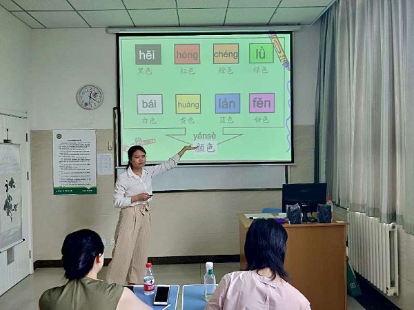 漢語國際教育專業(yè)舉辦英國肯特大學(xué)交流項(xiàng)目（第二期）面試選拔