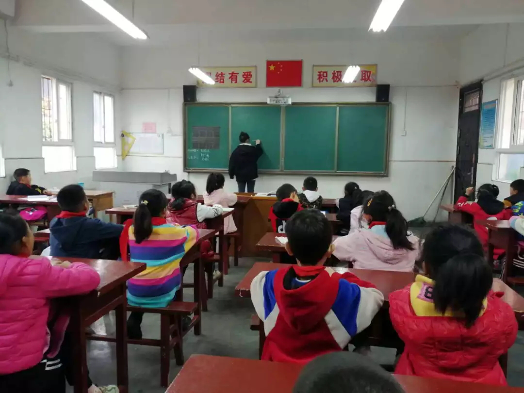 城市建設(shè)學(xué)院積極開展趣味支教