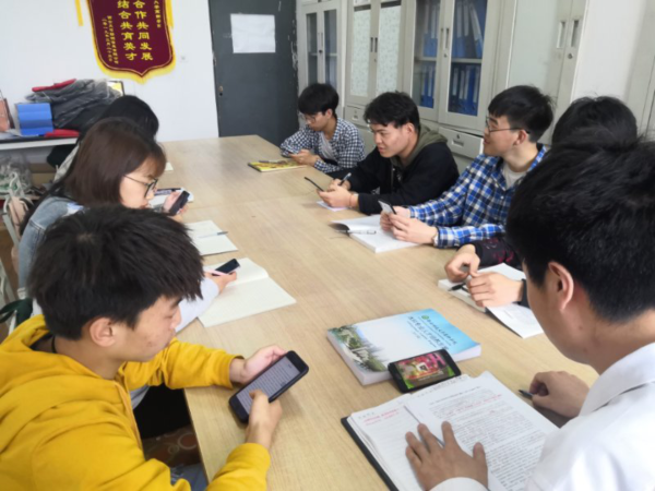 城建學院黨支部組織“重溫五四，薪火相傳”活動