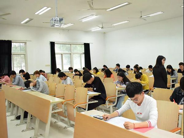 第二期“青馬工程”大學生骨干培訓班結業(yè)考試