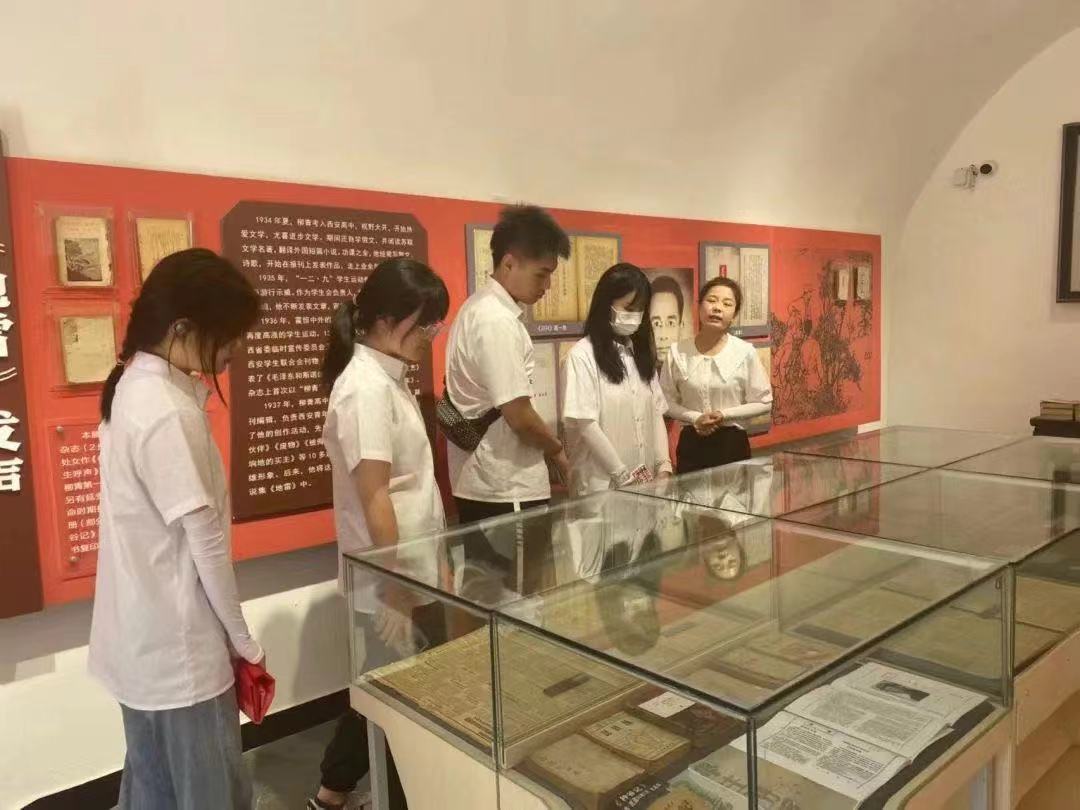 國際學(xué)院青年三下鄉(xiāng)——追尋發(fā)展足跡 汲取柳青精神