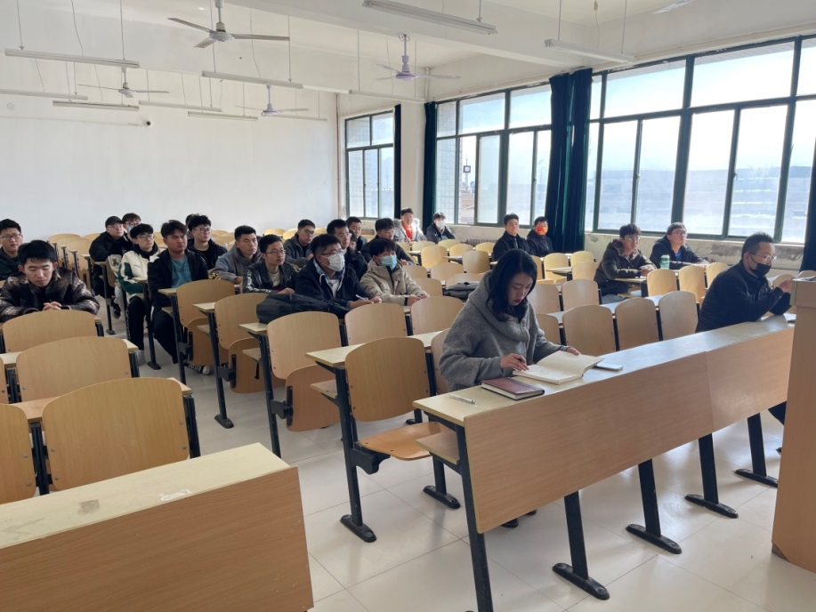 【信科學(xué)院】工業(yè)自動(dòng)化系召開期中教學(xué)檢查學(xué)生代表座談會(huì)