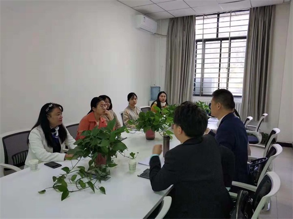 陜西言十企業(yè)集團(tuán)有限公司與我院簽訂校企合作戰(zhàn)略協(xié)議