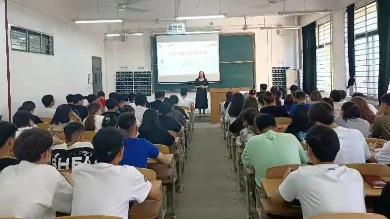 “嚴(yán)”字當(dāng)頭 城市建設(shè)學(xué)院開展廉潔教育主題黨課