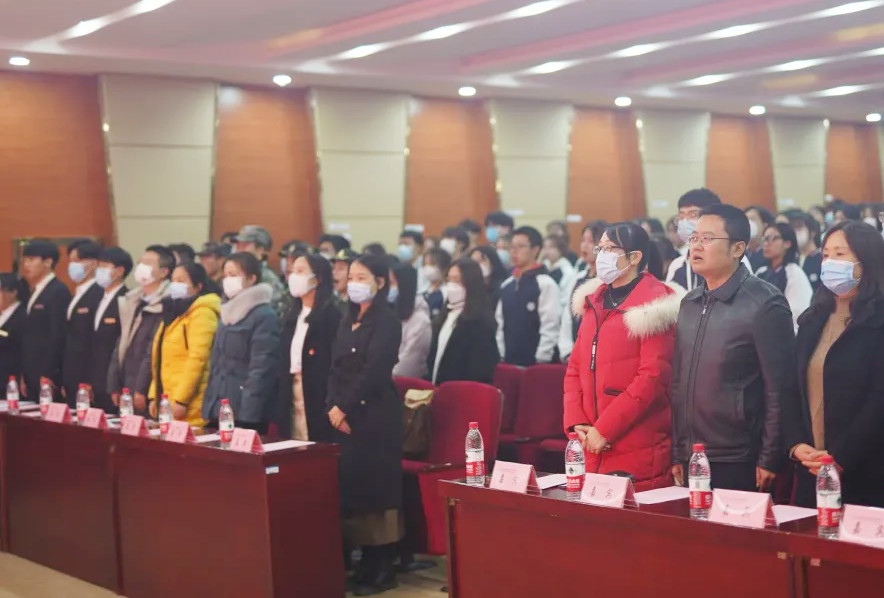 【學(xué)生處】舉辦第十二屆大學(xué)生自律委員會換屆暨表彰大會