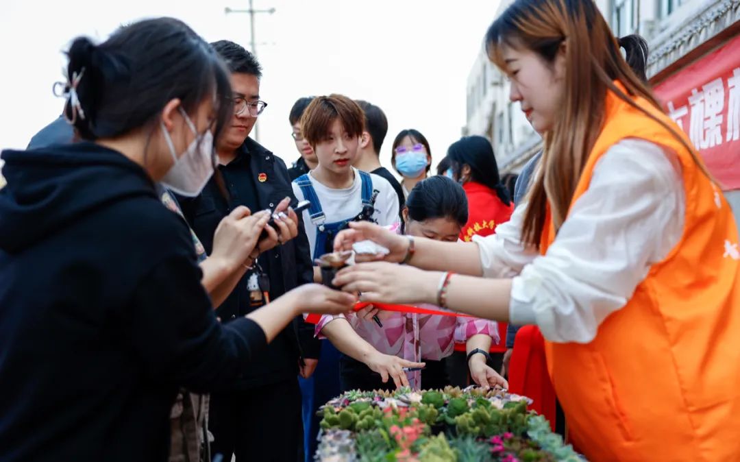 “我在科大高新，種了一個(gè)花園！”