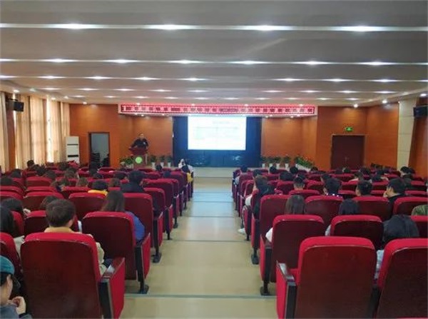 新傳媒與經(jīng)濟管理學院舉辦管理學專題講座