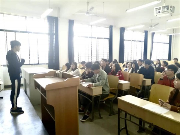 黨務(wù)辦公室納新面試順利進行