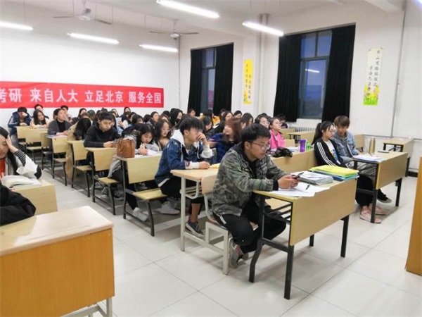 新傳媒與經(jīng)濟(jì)管理學(xué)院“考研——又一次與別人站在同一起跑線” 專題講座圓滿成功