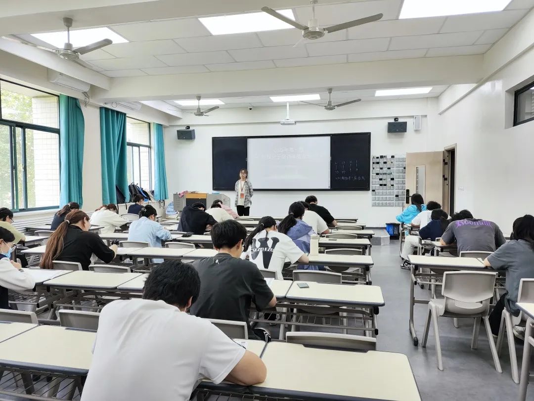西安科技大學高新學院委員會黨校2023年第一期積極分子考試圓滿結(jié)束
