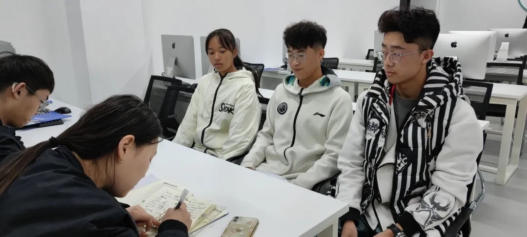 【信科學(xué)院】開展入黨推優(yōu)團(tuán)學(xué)談話會(huì)