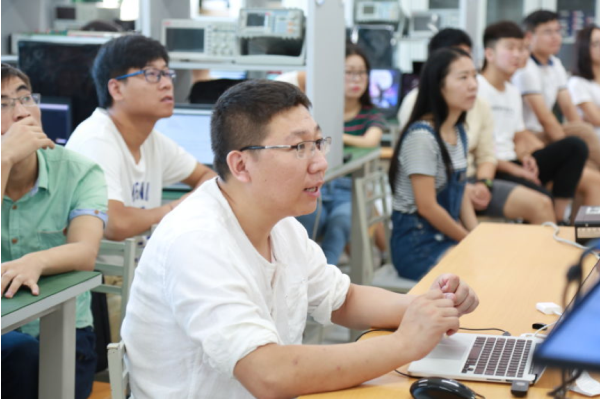 【中國教育在線】熱烈祝賀西安科技大學高新學院獲批增設(shè)一個本科專業(yè)