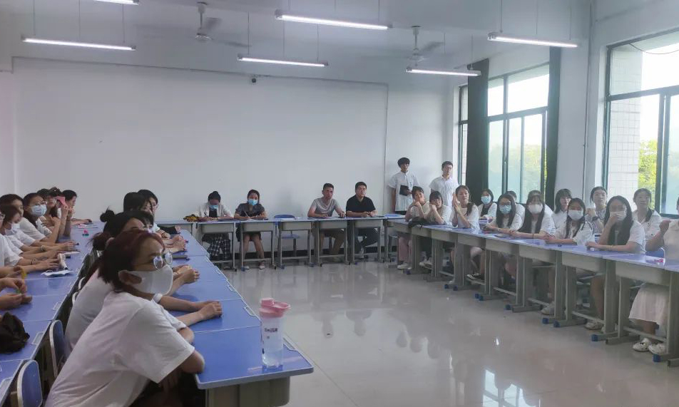 高新學(xué)院第三屆主題班會(huì)觀摩活動(dòng)順利進(jìn)行
