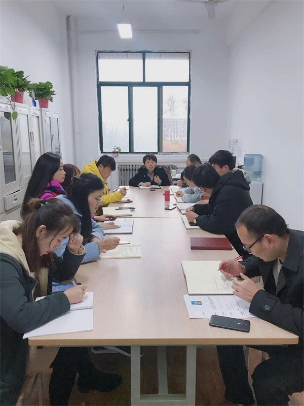 城建學(xué)院組織輔導(dǎo)員學(xué)習(xí)習(xí)近平總書記全國組織工作會(huì)議講話精神