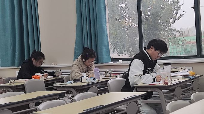 攻堅克難 拼搏進??！高新學(xué)子積極投入線上學(xué)習(xí)
