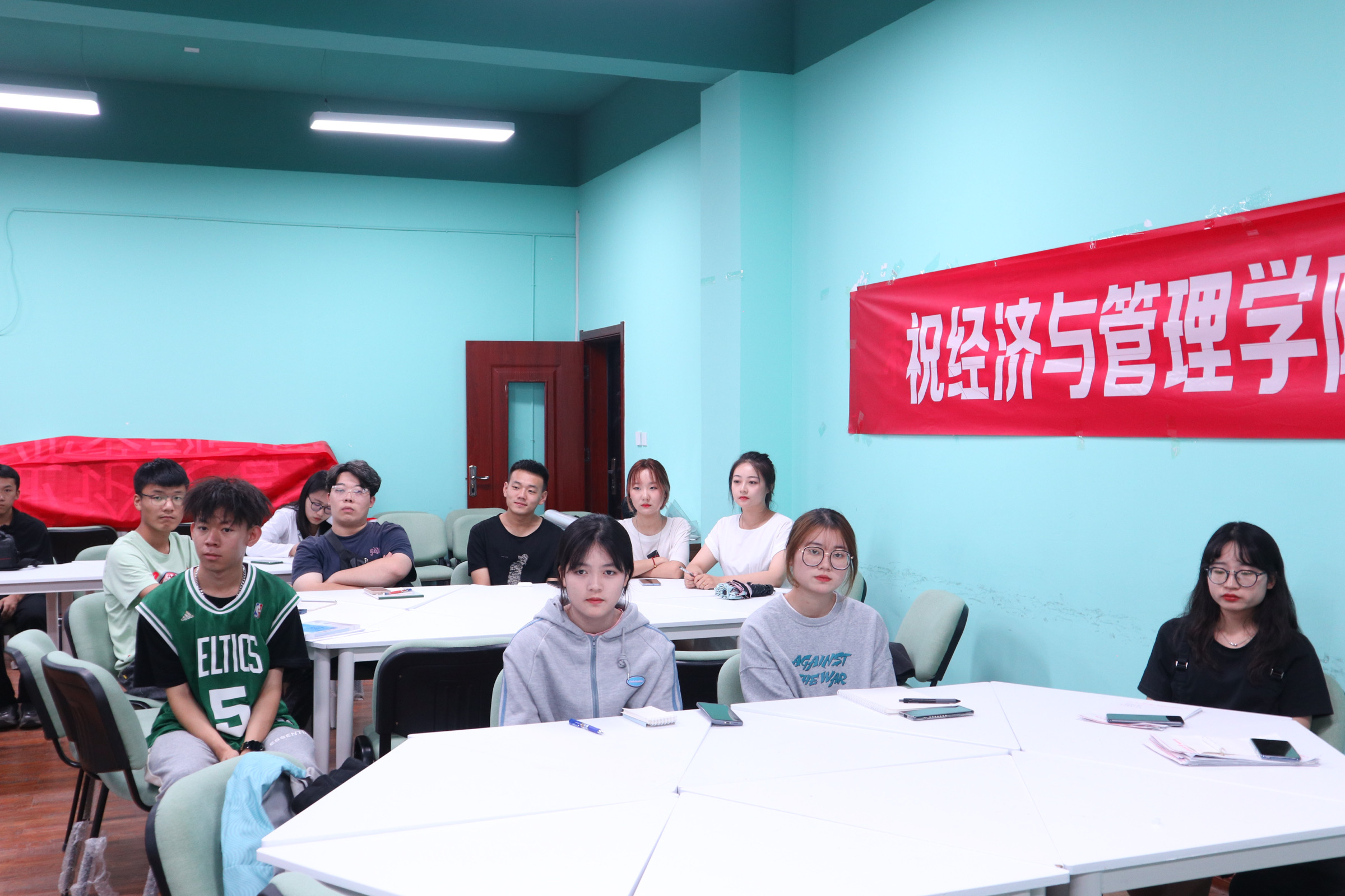 【經(jīng)管學院】舉辦2021級新生交流座談會
