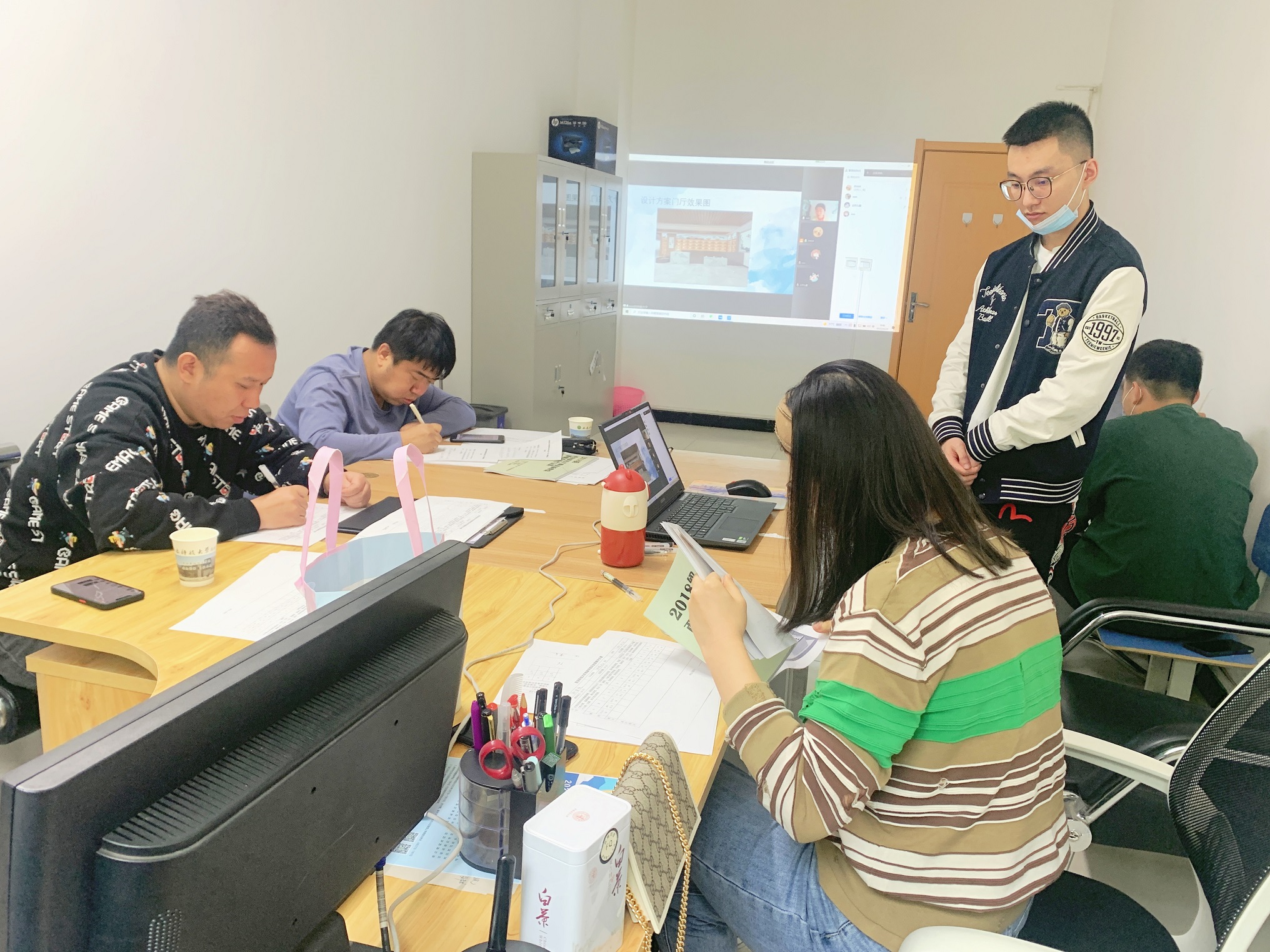 【工作聚焦】新傳媒學院2022屆藝術系本科畢業(yè)答辯順利舉行