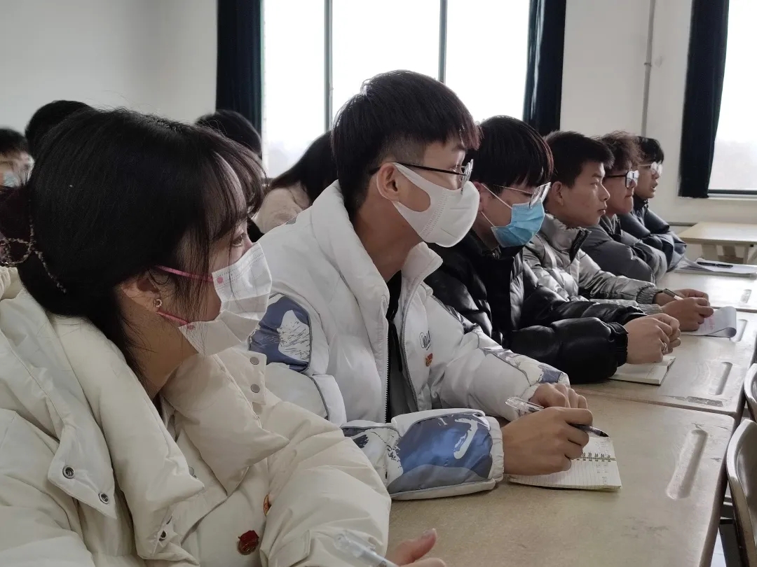 【交流學(xué)習(xí)】信科學(xué)院組織召開學(xué)生干部培訓(xùn)會