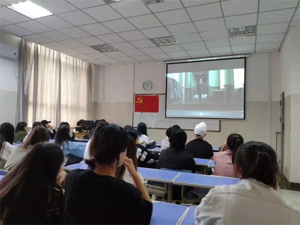 黨支部開展心理健康日活動《讓愛成為一束光》
