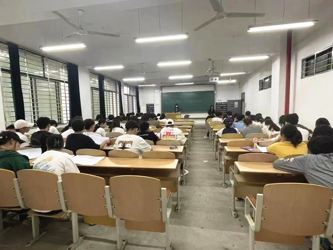 城市建設(shè)學(xué)院組織開展“誠(chéng)信校園行”資助知識(shí)競(jìng)賽