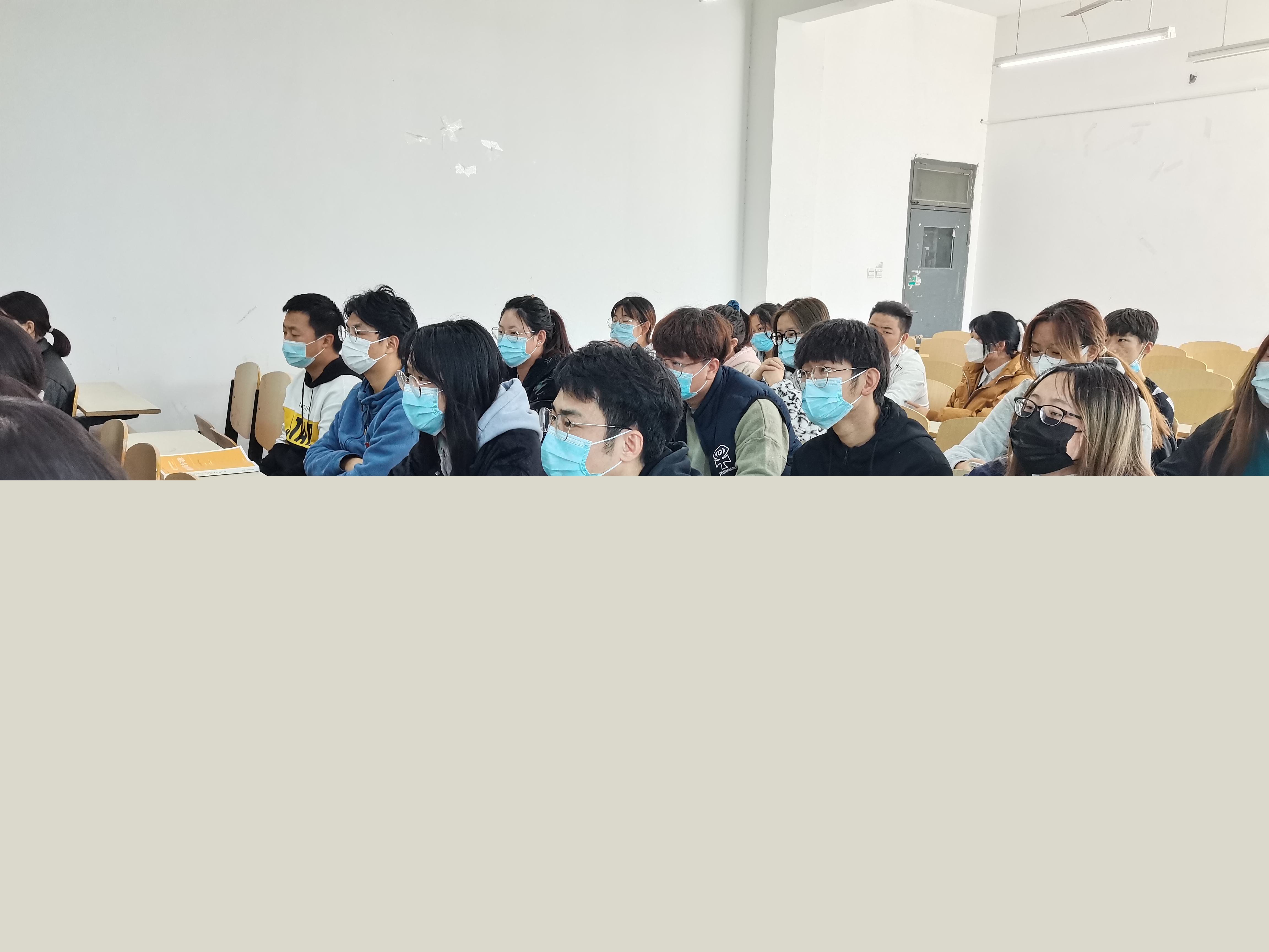 【新傳媒學(xué)院】舉行“挑戰(zhàn)杯”競賽章程解讀及備賽指南會議
