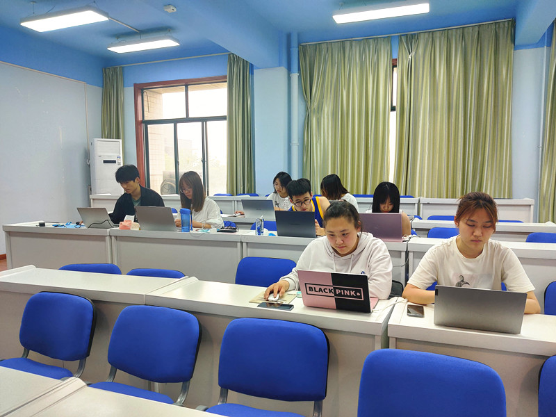 首屆全國大學生區(qū)塊鏈應用技能大賽經(jīng)濟與管理學院勇創(chuàng)佳績