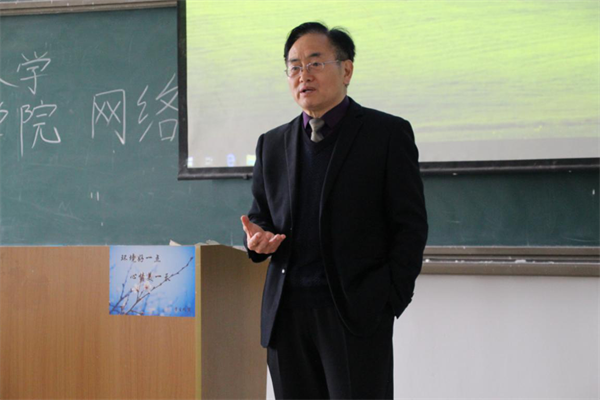 強(qiáng)化教學(xué)實(shí)踐，網(wǎng)絡(luò)與新媒體專業(yè)組織全國(guó)作品大賽培訓(xùn)
