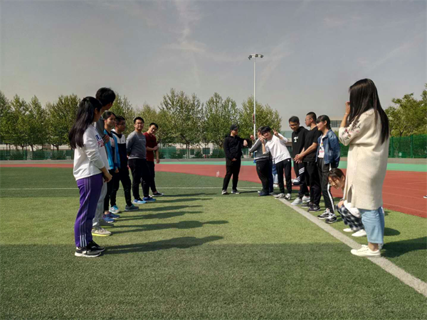 思政部舉行大學(xué)生心理團(tuán)體游戲活動(dòng)