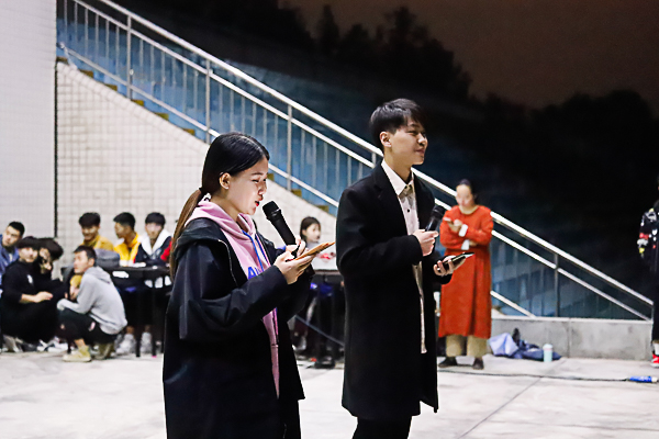執(zhí)筆畫(huà)青春，有你更精彩！我院進(jìn)行2019迎新晚會(huì)彩排活動(dòng)