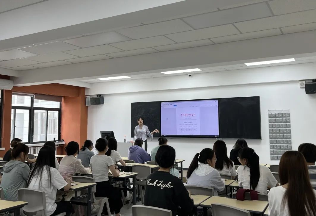 經(jīng)濟與管理學院團委組織開展團支書培訓會