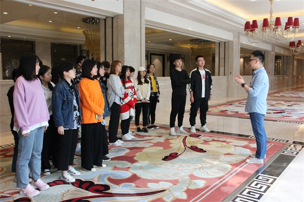  經(jīng)濟管理學院17級旅游管理專業(yè)西安豪享來溫德姆至尊酒店參觀學習