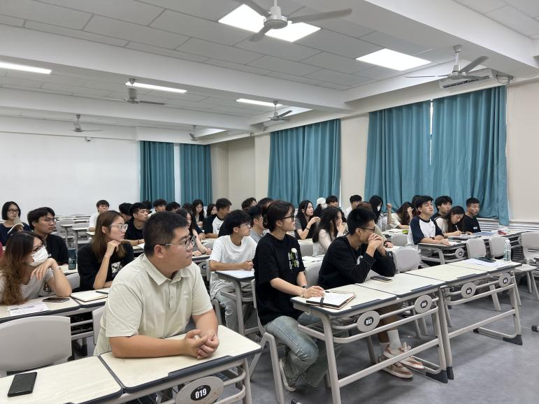 共青團新傳媒與藝術(shù)學(xué)院委員會學(xué)生干部全體會議順利舉行