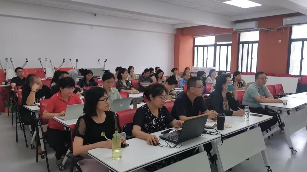 經(jīng)濟與管理學(xué)院：“智鼎杯”首屆行業(yè)調(diào)研大賽啟動儀式暨賽事培訓(xùn)會圓滿舉行