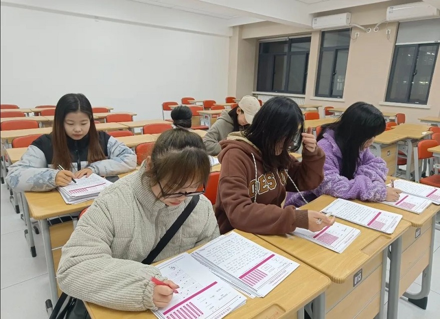 國際教育與人文學院舉行第三次四級模擬考試