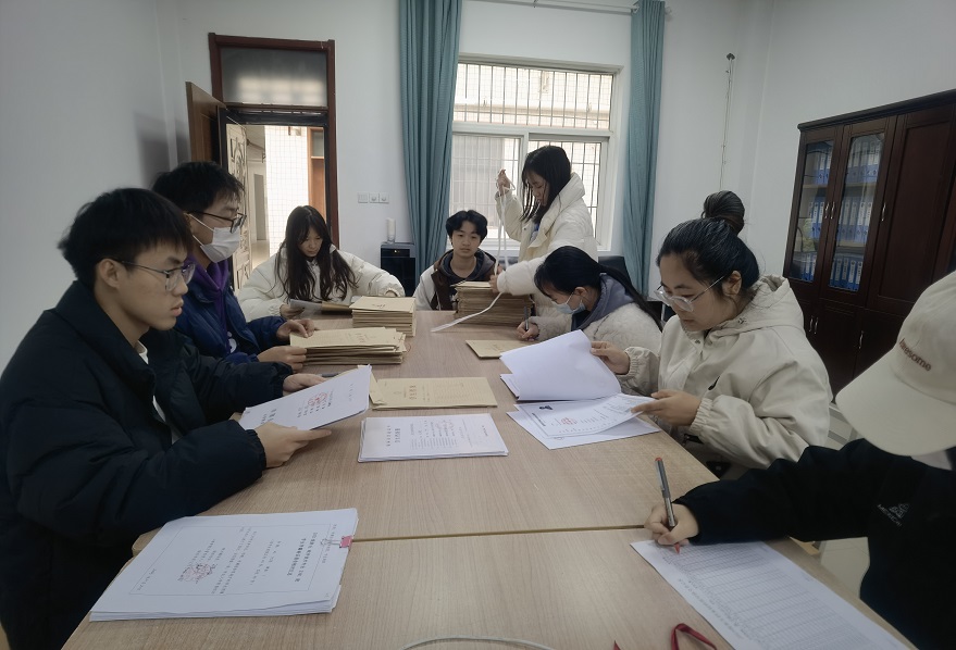 學院檔案館圓滿完成 2023級新生檔案材料移交歸檔工作