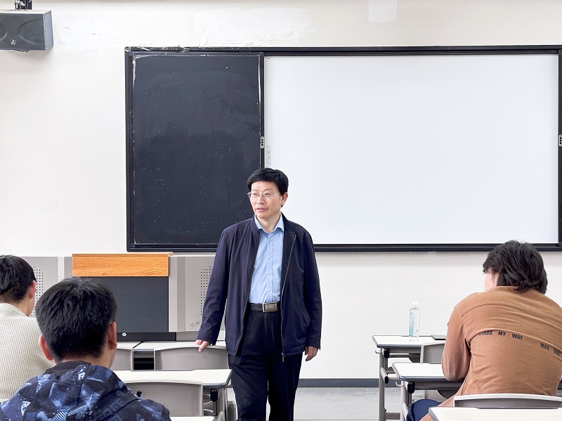 專家引領成長路徑，西安科技大學劉樹林教授為2025屆畢業(yè)生作專題講座